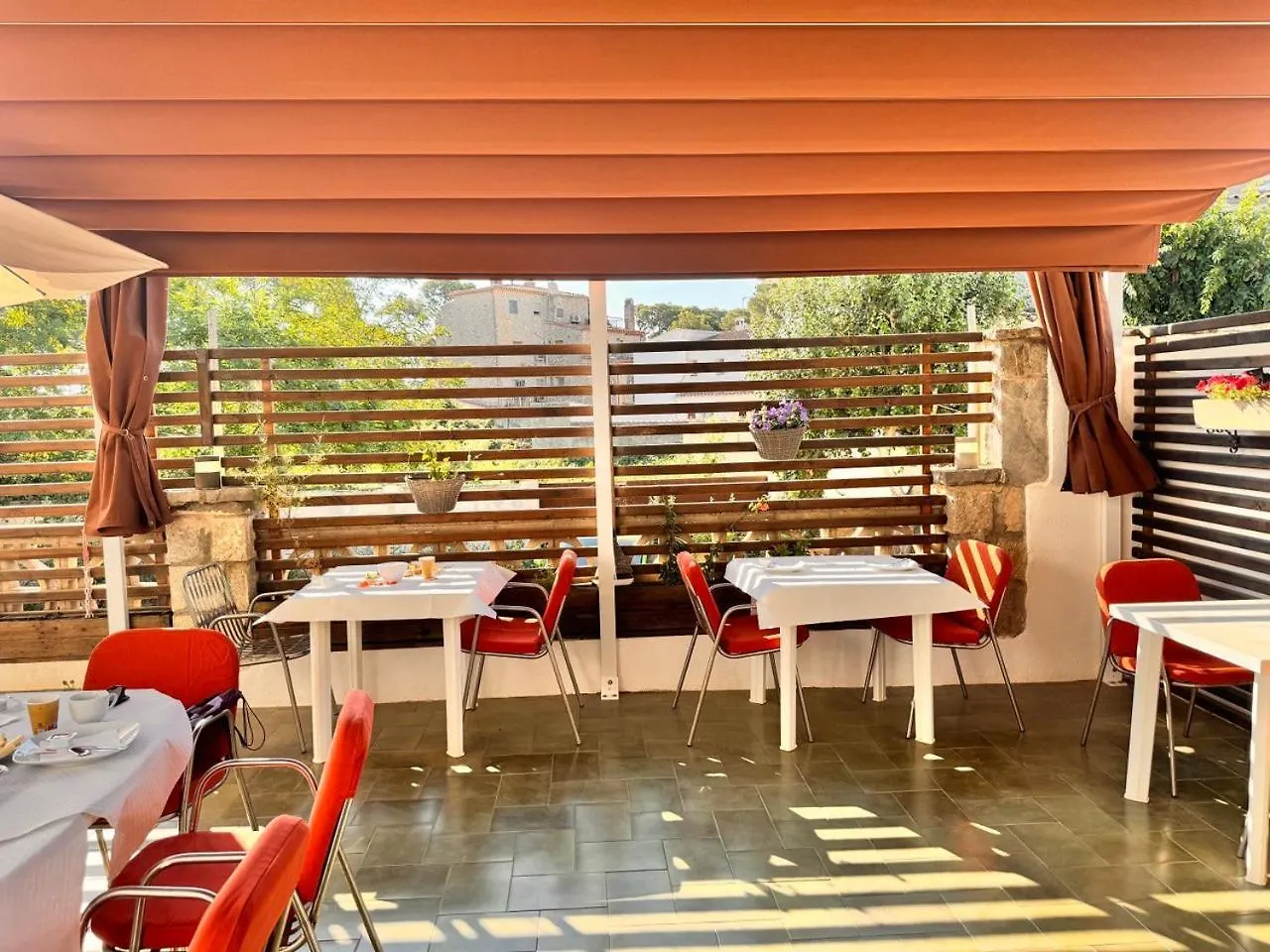 Pensio Solivent Sant Marti d'Empuries Hotell